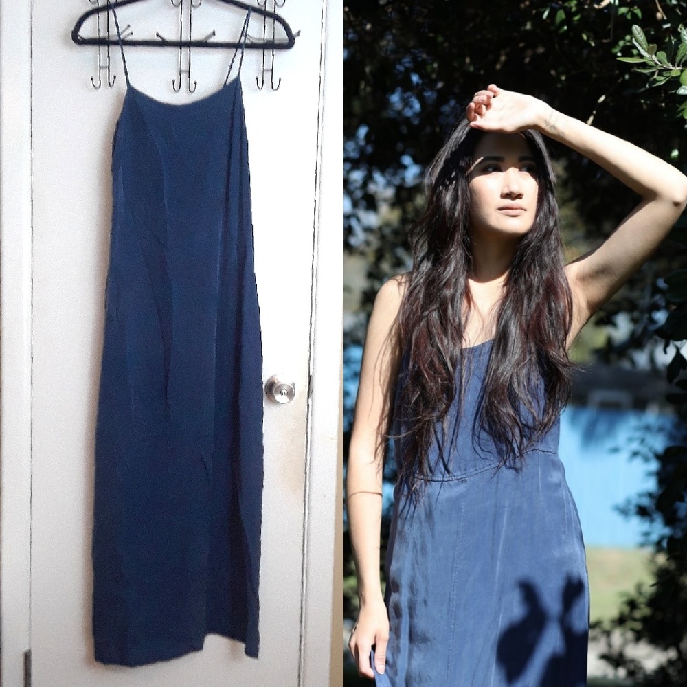 “Light as a feather” Side slit maxi dress